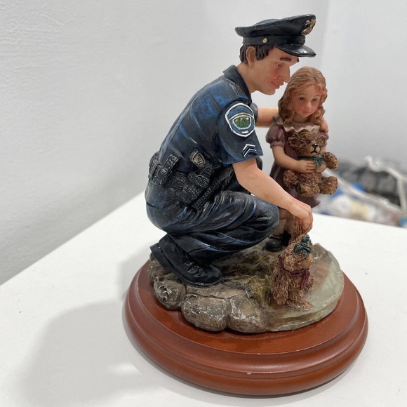 Vintage Blue Hats of Bravery Teddy's Rescue Vanmark 1997 Police Figurine PE88803 - Picture 5 of 7